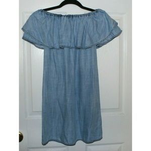 Sneak Peek off the shoulder Jean dress Size Small
